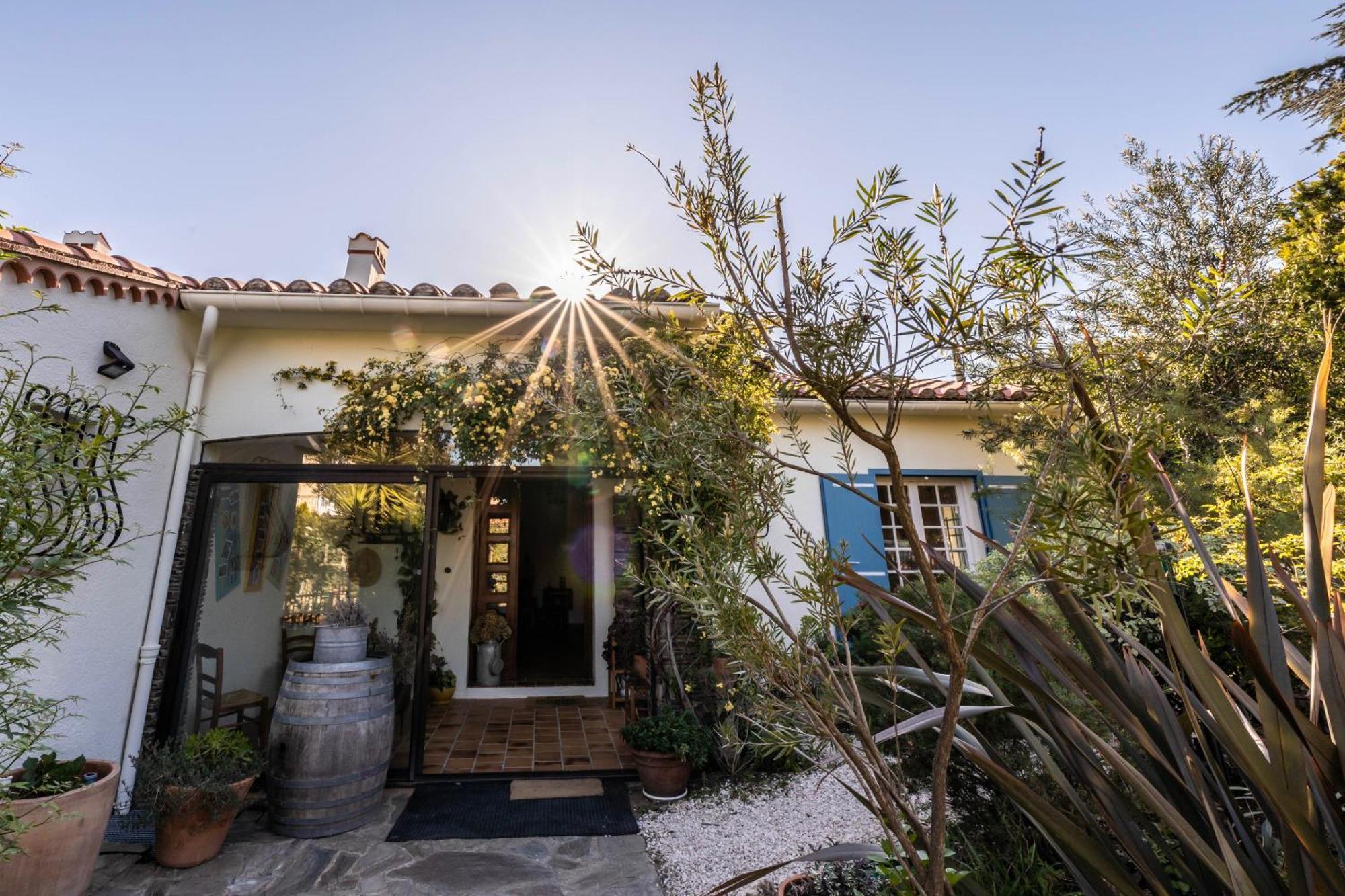 Bed and Breakfast Mas Del Flor Villelongue-dels-Monts Exterior foto